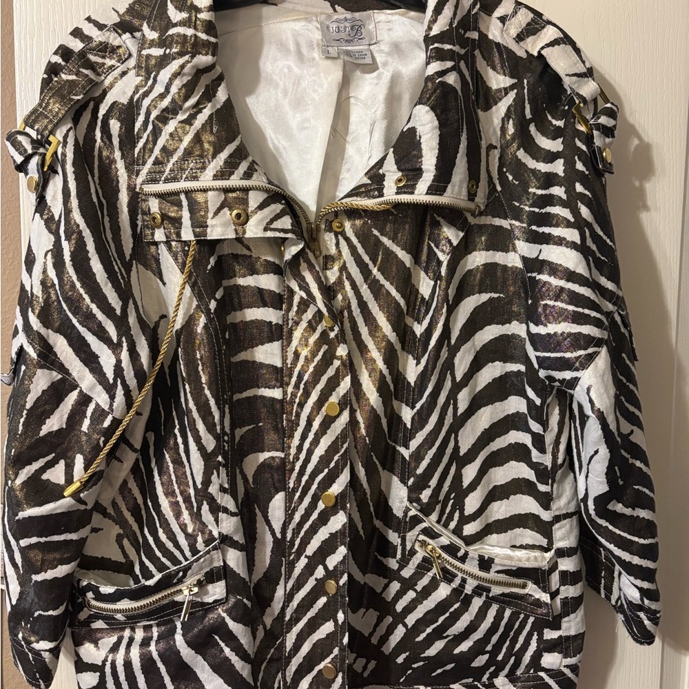 Zebra Print Jacket 3/4 sleeves. Linen.zipper and snap closure